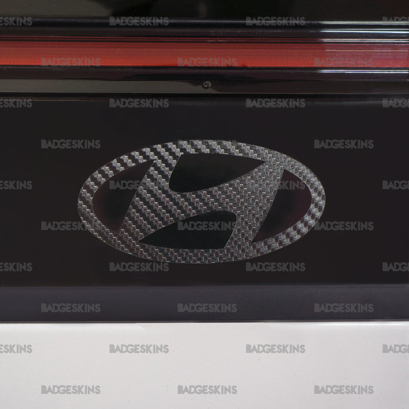 Load image into Gallery viewer, Hyundai - 8G FL - Sonata - Hatch Taillight Clear Lens Black Out Kit