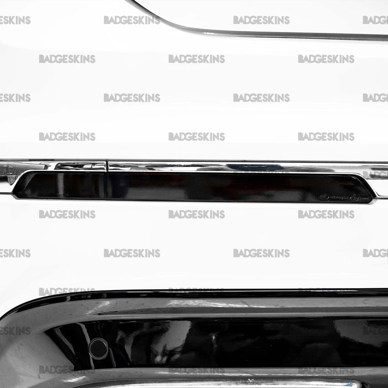 Load image into Gallery viewer, VW - MK2 - Tiguan - Rear Bumper Reflector Tint