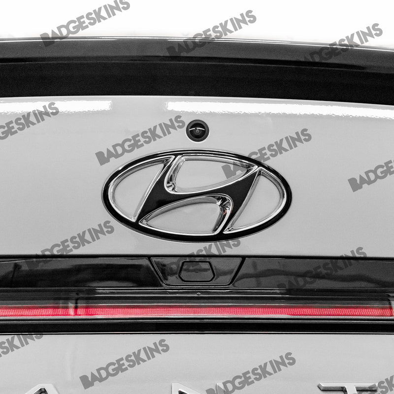Load image into Gallery viewer, Hyundai - 1st Gen - Kona - Rear HYUNDAI Emblem Overlay