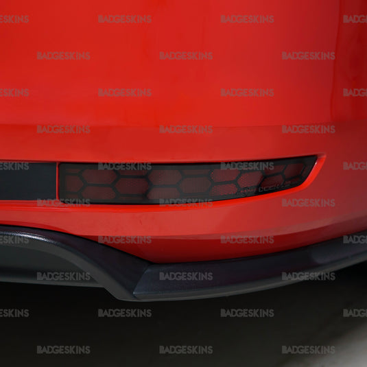 VW - MK6.5 - Jetta - Rear Bumper Reflector Honeycomb Tint