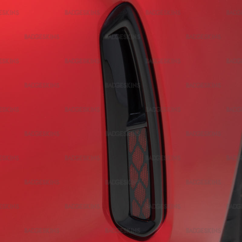Load image into Gallery viewer, Honda - 11th Gen - Civic Type R - Rear Bumper Reflector Honeycomb Tint
