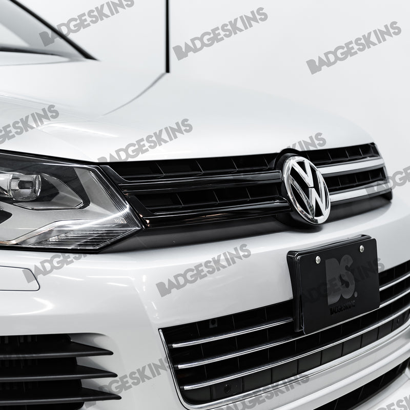 Load image into Gallery viewer, VW - MK2 - Touareg - Front Grille Chrome Bar Delete
