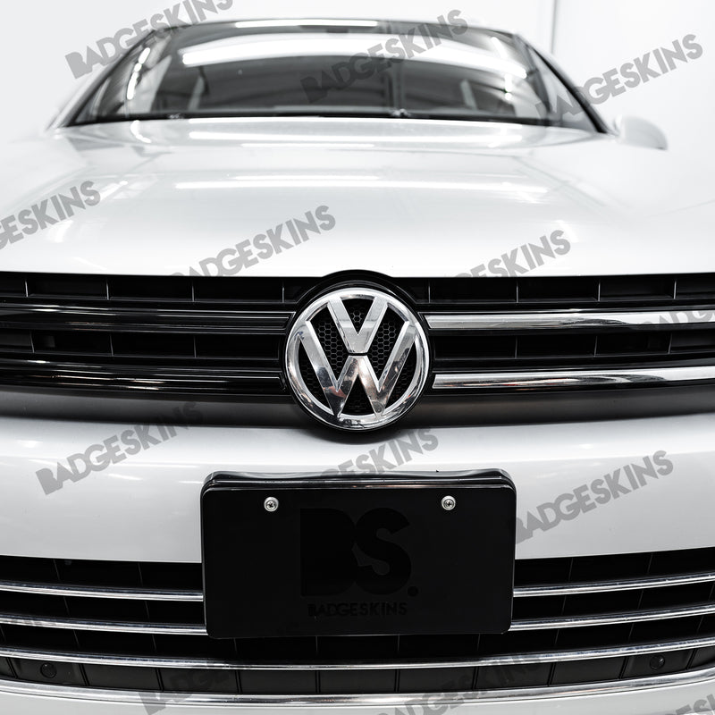 Load image into Gallery viewer, VW - MK2 - Touareg - Front Grille Chrome Bar Delete
