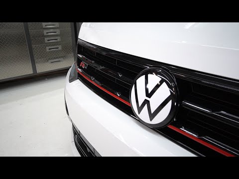 Load and play video in Gallery viewer, VW - MK2 - Tiguan - R-Line Front Bumper Lower Chrome Delete

