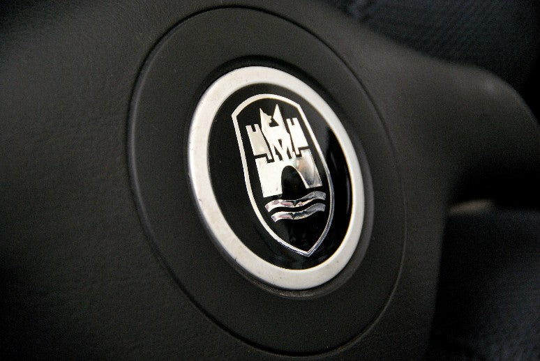 Load image into Gallery viewer, VW - MK4 - 4 Spoke - Steering Wheel Badgeskins Set
