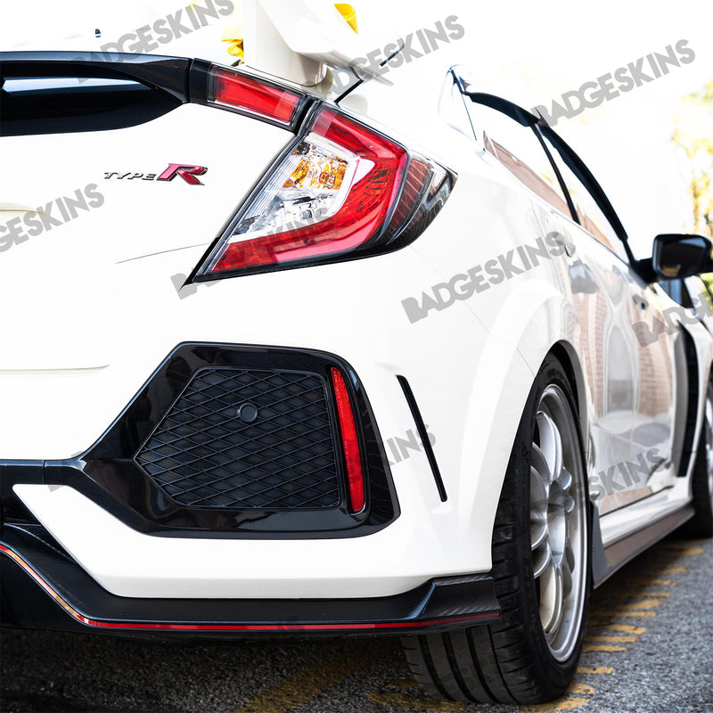 Load image into Gallery viewer, Honda - 10th Gen - Civic - Rear Bumper Reflector Overlay (Long)
